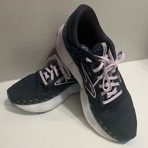 Brooks Women's Athletic Shoes - Dark Navy and Light Purple